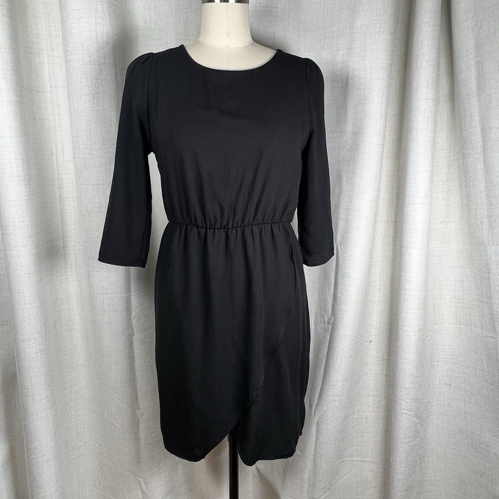 Everly Black Dress 3/4 Sleeves Elastic Blouson Waist Medium Classic Minimalist